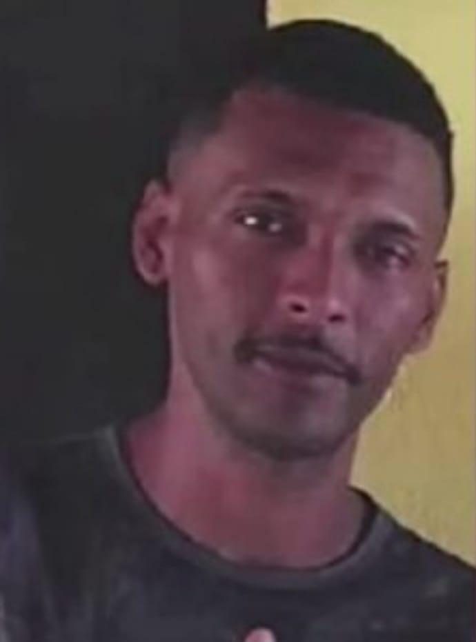 Jovem é morto a tiros em frente de casa em Santa Rita