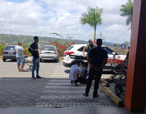 Dupla é presa por furto de Café e cerveja em supermercado de Bananeiras