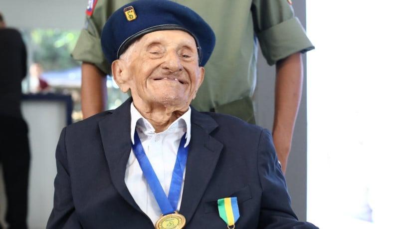 Veterano paraibano da 2ª Guerra é homenageado aos 108 anos pelo Exército