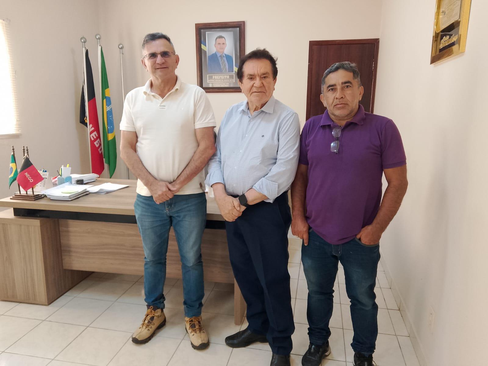 João Rafael visita fábrica em Dona Inês e anuncia empregos