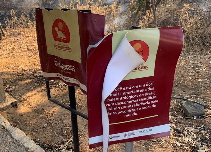 Incêndio atinge Vale dos Dinossauros em Sousa e suspende visitas
