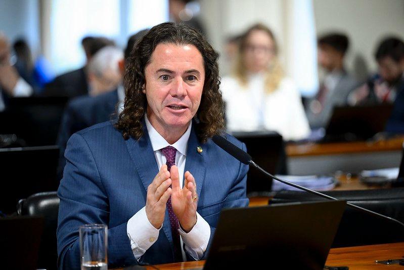 Senado aprova proposta de Veneziano que torna crime hediondo a adulteração de bebidas e alimentos