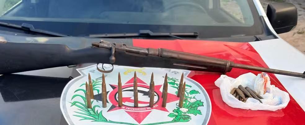 Fuzil é apreendido após troca de tiros em Bayeux, PB