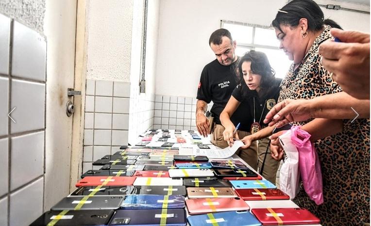 Polícia devolve 300 celulares roubados a vítimas em João Pessoa