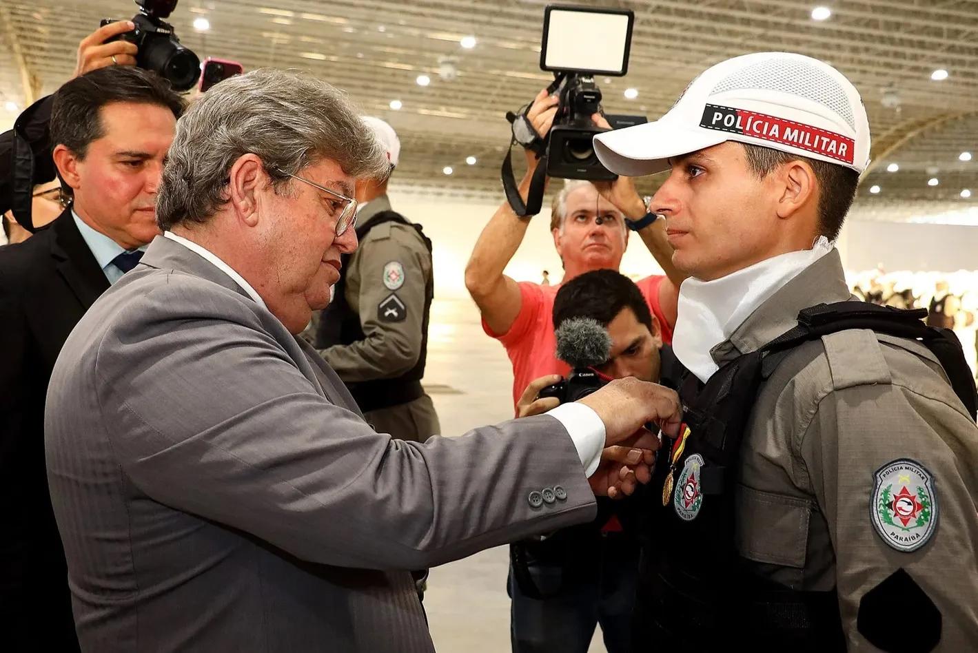 João Azevêdo autoriza 189 promoções na Polícia Militar da Paraíba