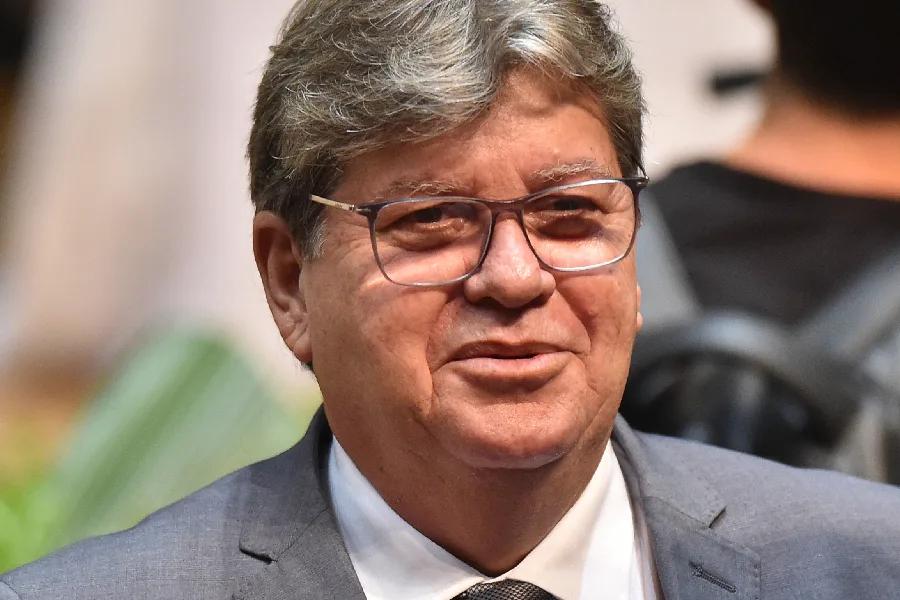 João Azevêdo destaca interesse coletivo em possível candidatura ao Senado em 2026