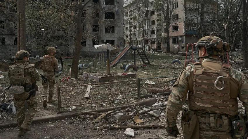 Ofensiva russa perde força, mas guerra na Ucrânia deve durar até 2026