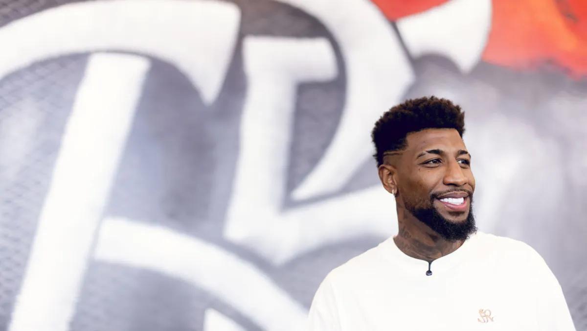 Flamengo anuncia Emerson Royal como novo reforço até 2028