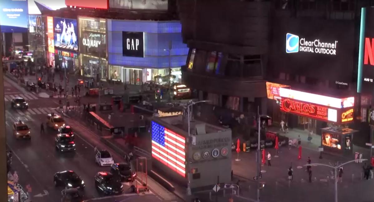 Tiros na Times Square deixam três feridos em Nova York