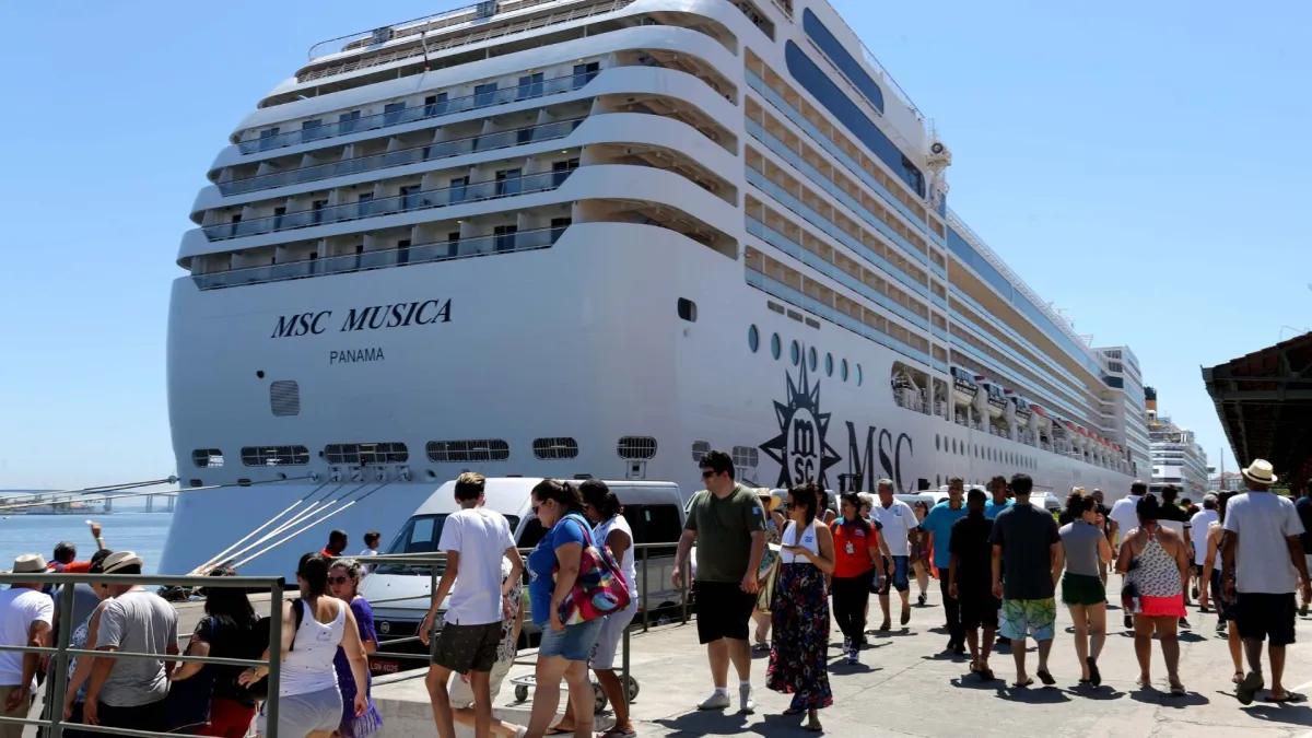 RJ deve receber mais de 2 milhões de turistas estrangeiros em 2025