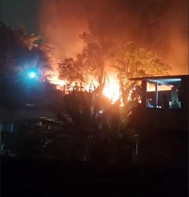 Incêndio atinge comunidade na Zona Sul de São Paulo
