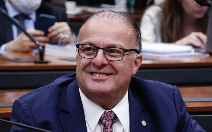 Pesquisa aponta 65% de aprovação ao governo Paulinho Freire em Natal