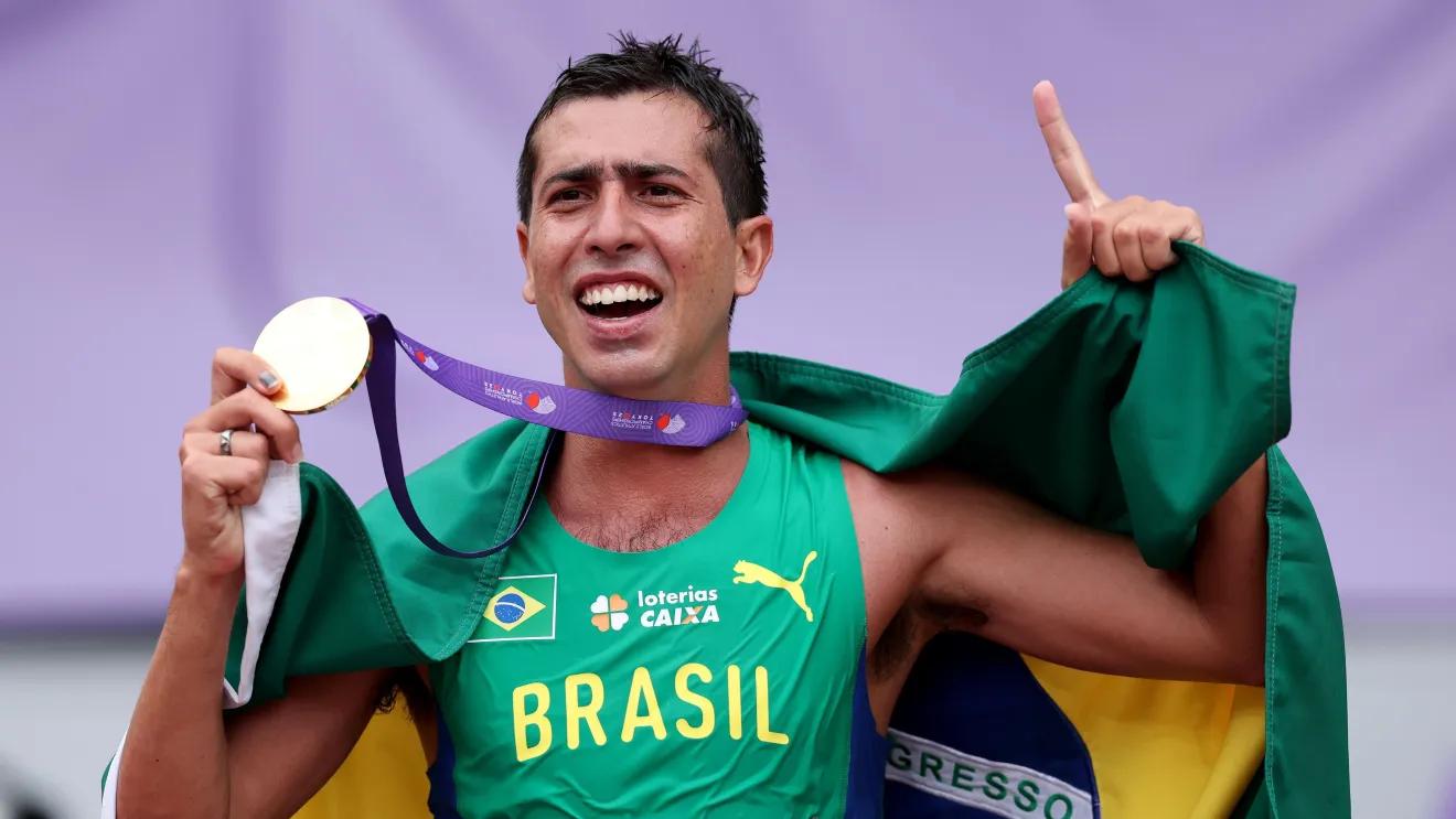 Caio Bonfim conquista ouro nos 20km do Mundial de Atletismo