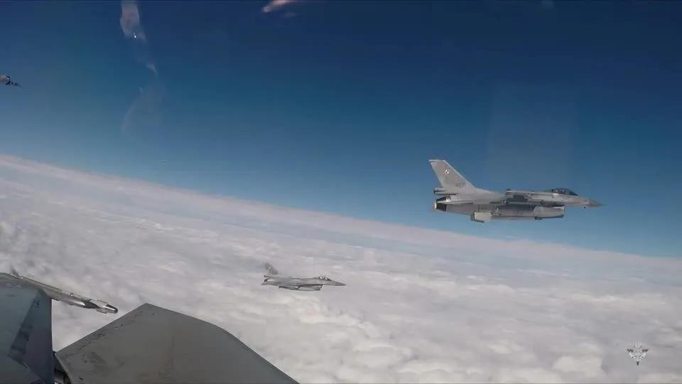 Polônia mobiliza aeronaves após ataques aéreos russos na Ucrânia