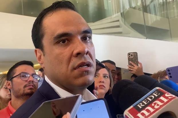 Ministro do Turismo diz que é preciso frear excesso e preço abusivo nas praias