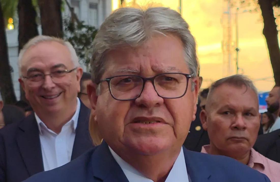 João Azevêdo minimiza rompimento de Hervázio: “Isso é muito pequeno”