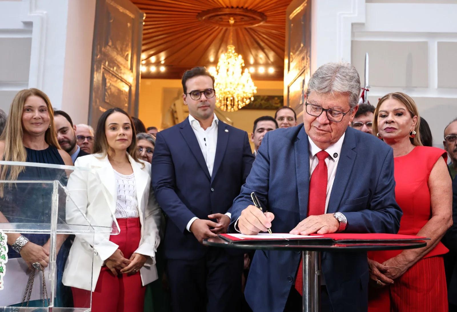 João Azevêdo inaugura nova sede do Empreender e empossa novos procuradores e auditores nesta terça